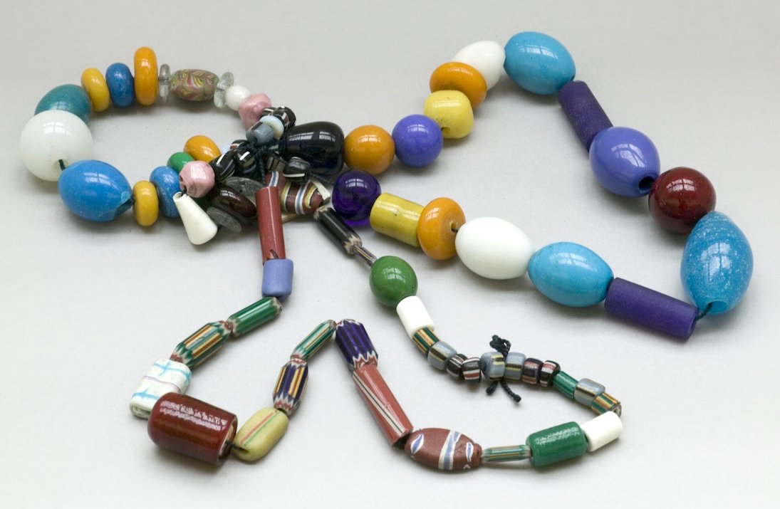 Venetian glassbeads, V&A collection, traded in Africa from 1700 to 1850